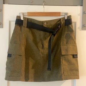Cute army green mini skirt.